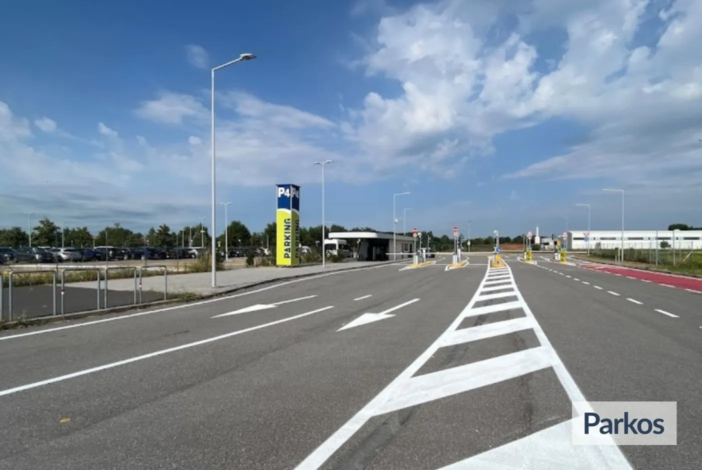 P4 New Linate - Parking Linate - picture 1